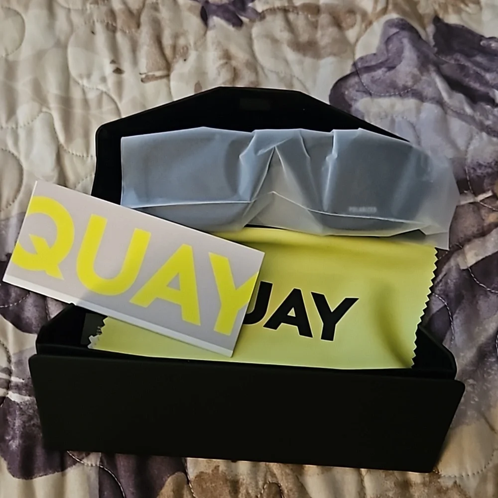 NWT Quay Australia Sunglasses Night Cap Matte Black Black Polarized Lens